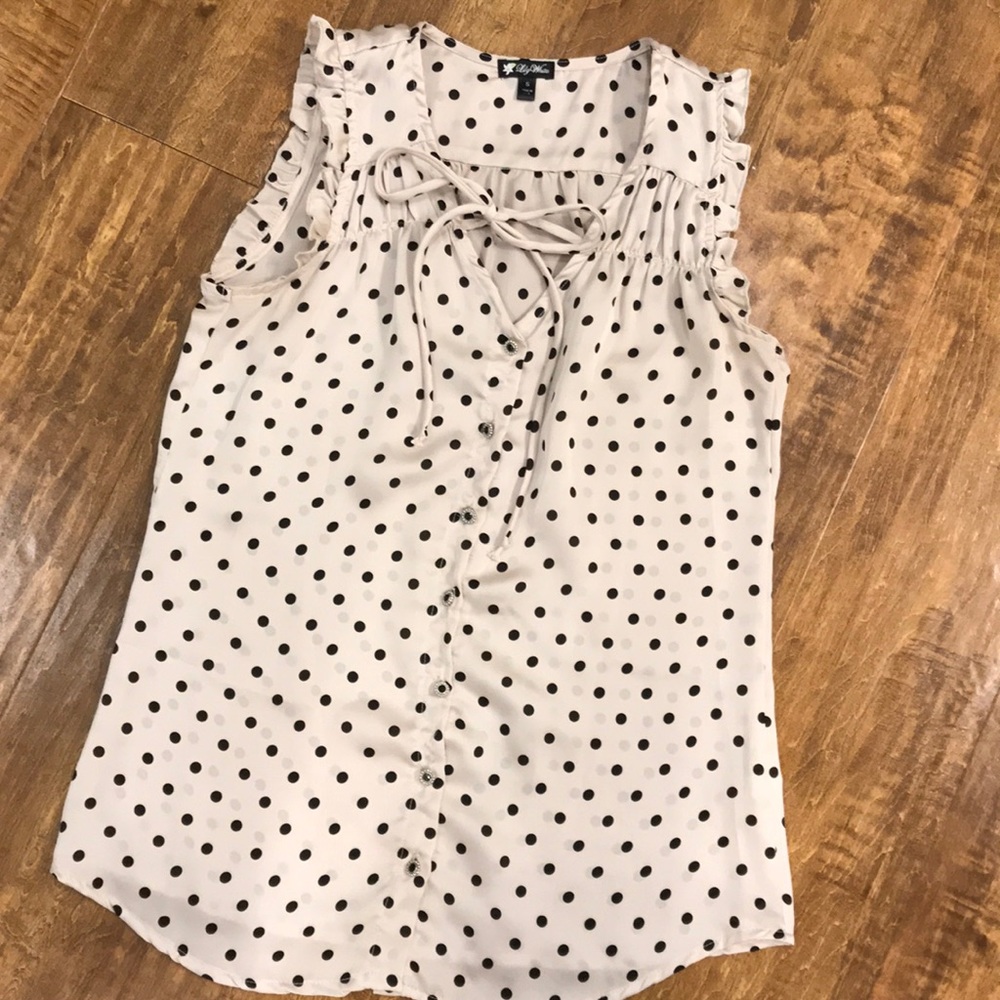 Lily White sleeveless blouse